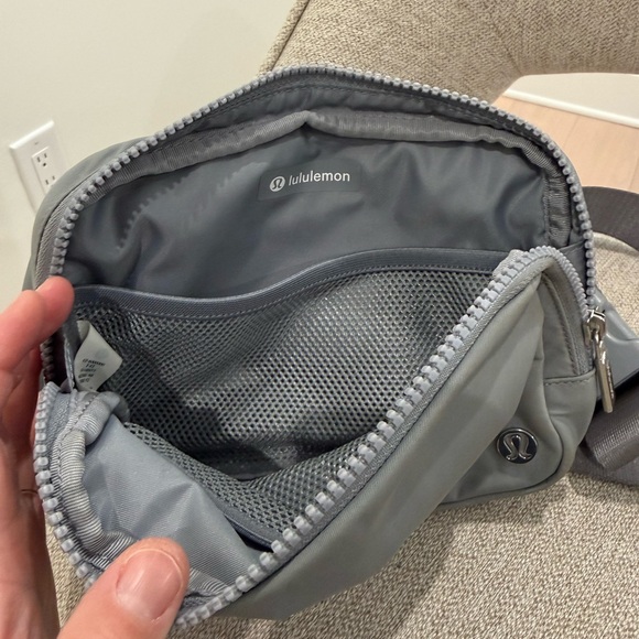 lululemon Gray Everywhere Belt Bag | Adjustable Waist Crossbody 2L - Picture 3 of 3